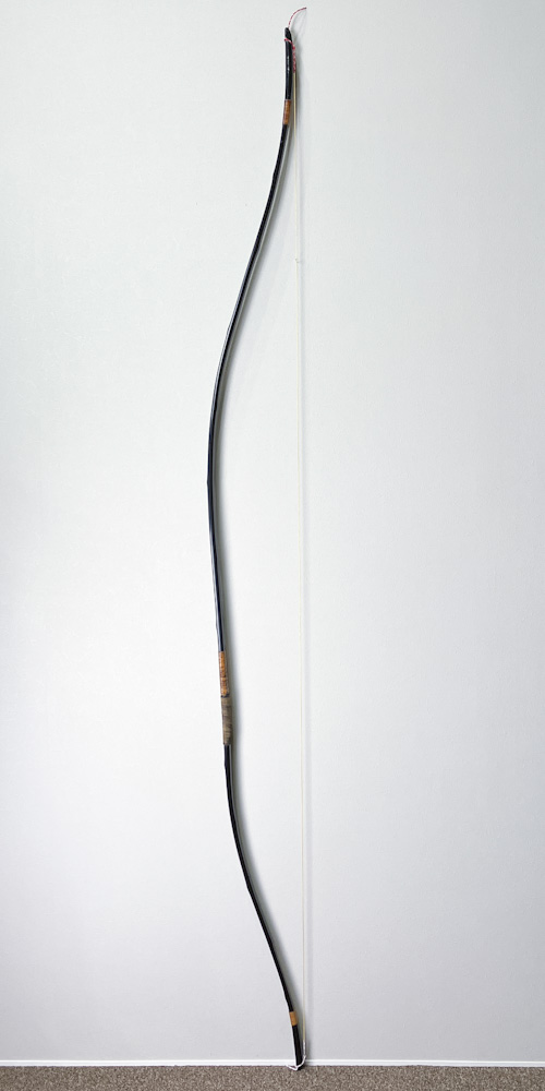 並寸　9.8kg　無銘　黒漆塗り弓　ニベ