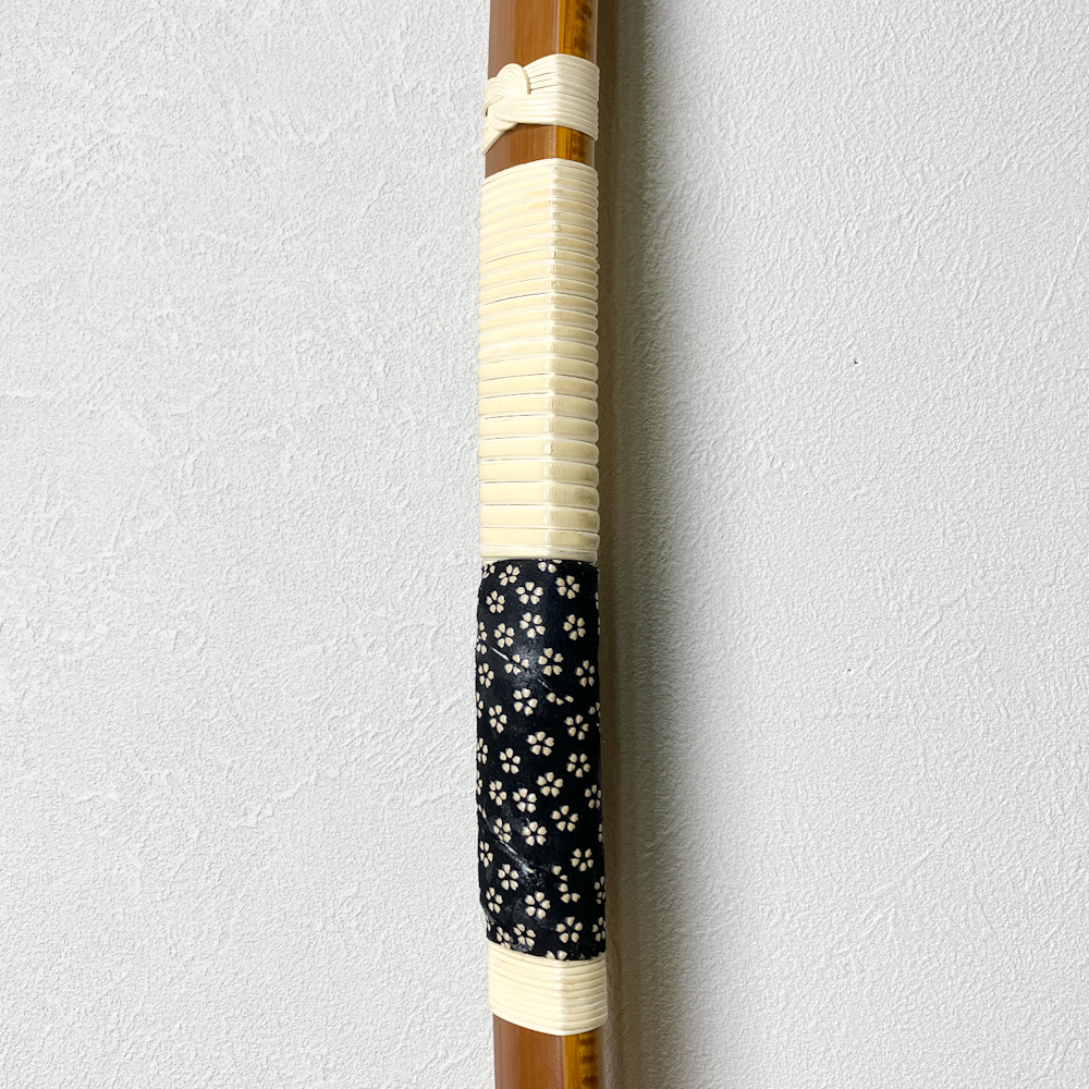 並寸　14.0kg　横山黎明作 花押 特製　カーボン内蔵前煤竹弓