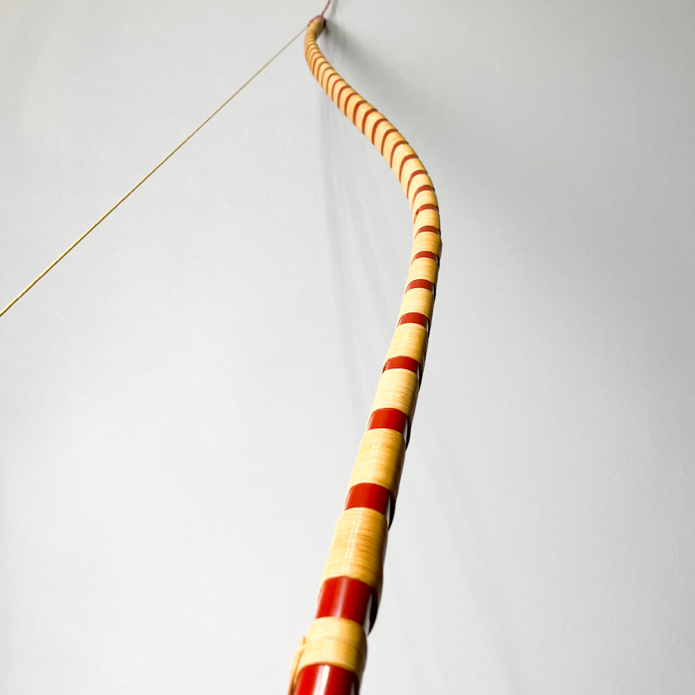 並寸 15.7kg 無銘(伝:柴田勘十郎) 朱漆塗竹弓