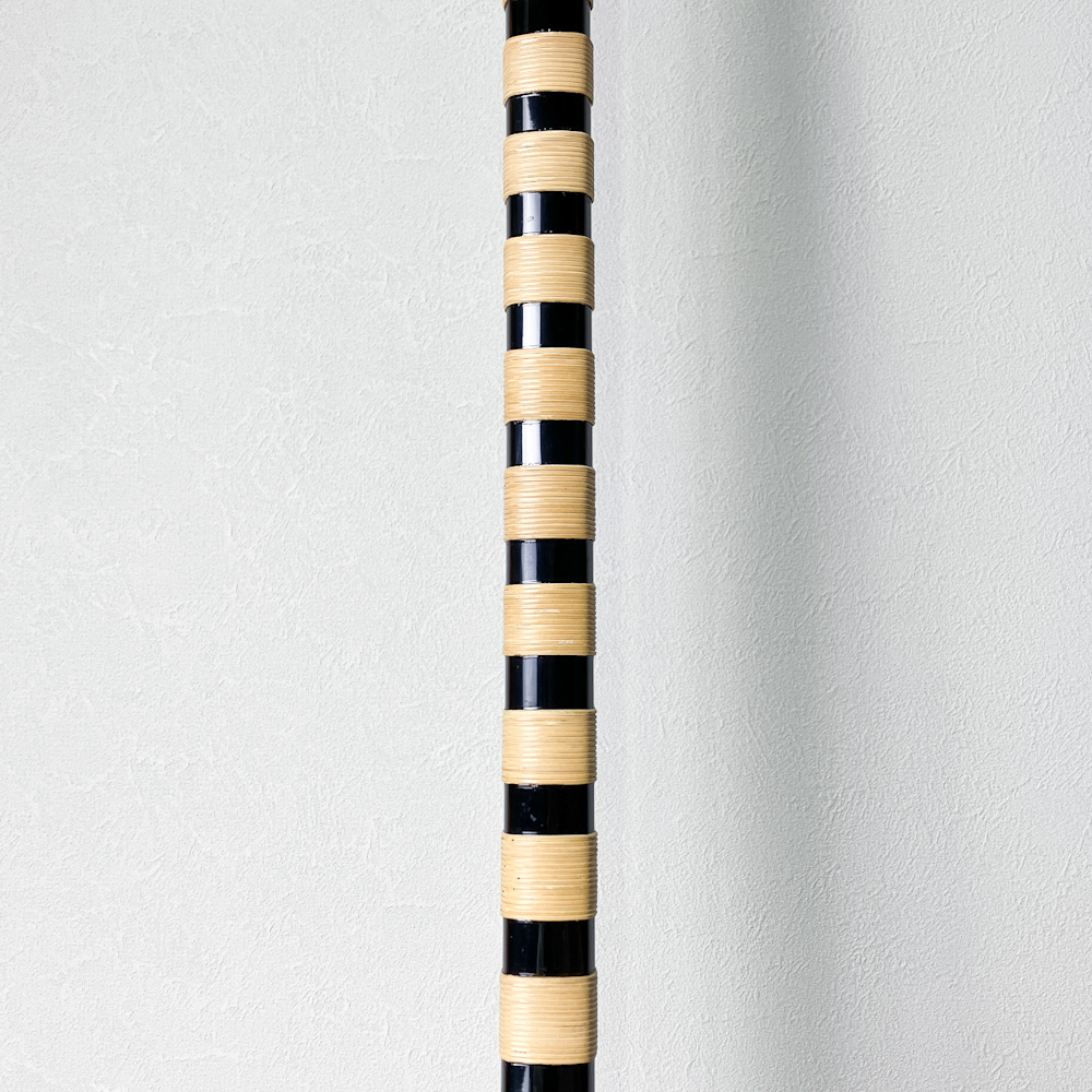 二寸伸　24.0kg　無銘（伝:肥後三郎）　黒漆塗竹弓　ニベ