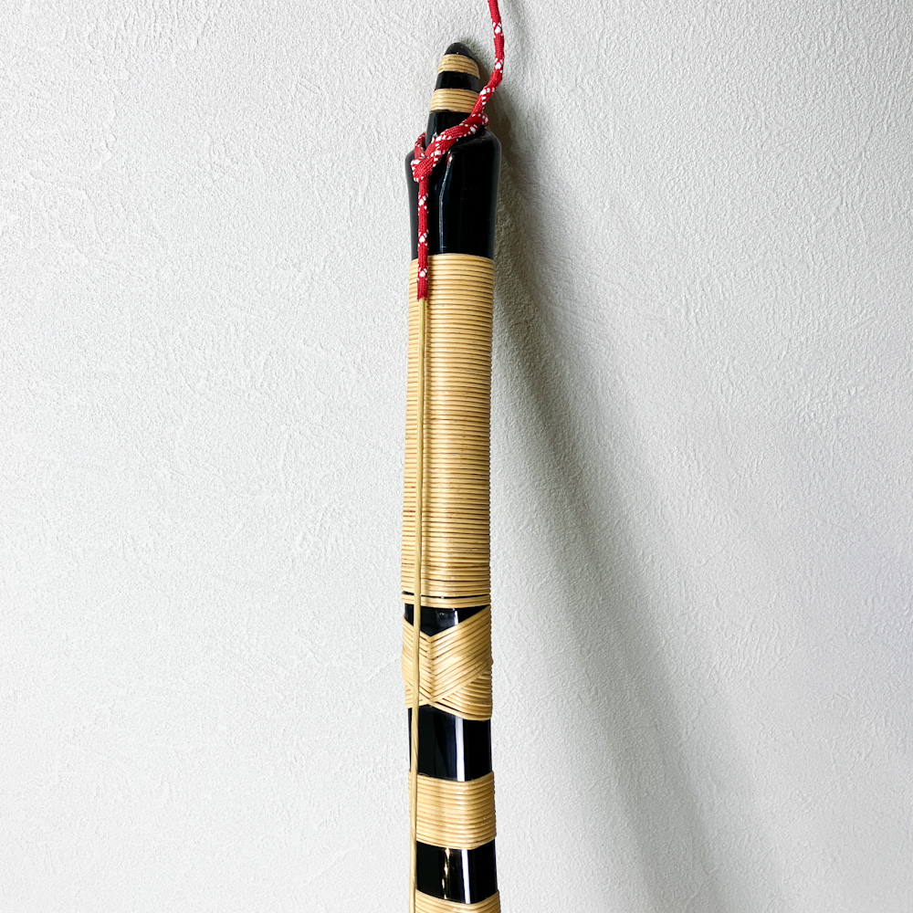 二寸伸　20.3kg　柴田勘十郎　黒漆塗竹弓　ニベ