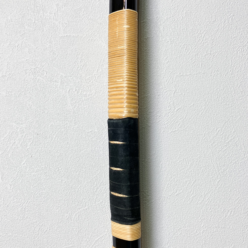 二寸伸　20.3kg　柴田勘十郎　黒漆塗竹弓　ニベ