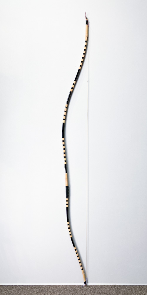 二寸伸　20.3kg　柴田勘十郎　黒漆塗竹弓　ニベ