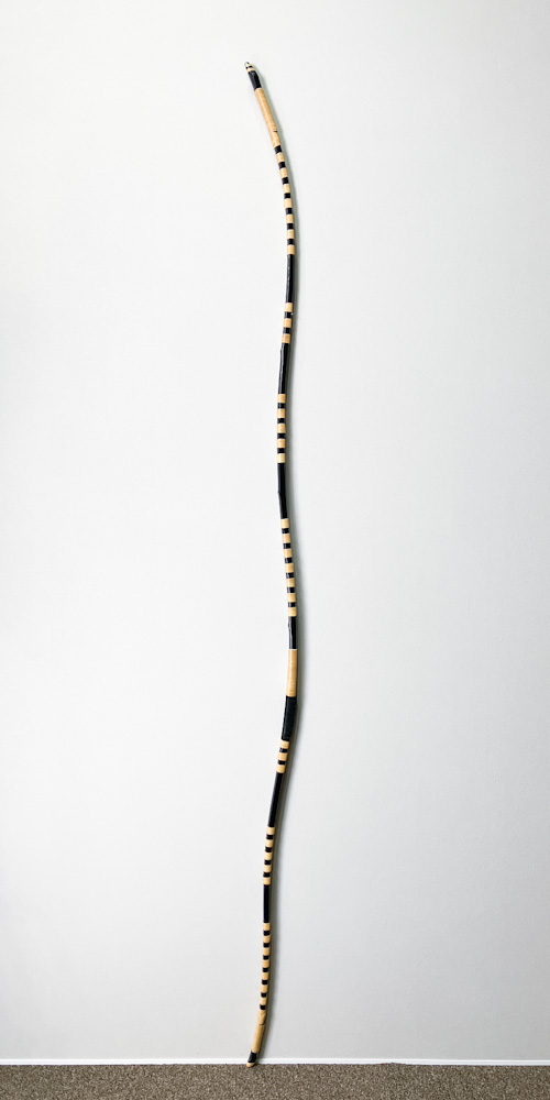 二寸伸　20.3kg　柴田勘十郎　黒漆塗竹弓　ニベ