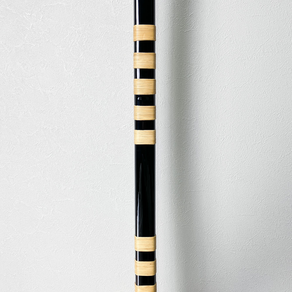 二寸伸　20.3kg　柴田勘十郎　黒漆塗竹弓　ニベ