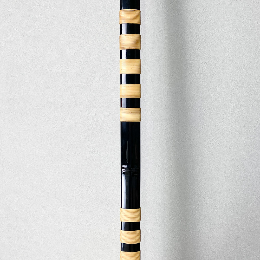 二寸伸　20.3kg　柴田勘十郎　黒漆塗竹弓　ニベ