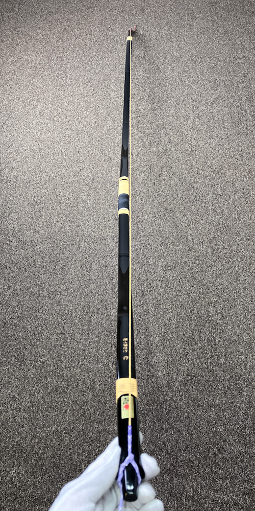 二寸伸　10.8kg　横山黎明作 花押　黒塗竹弓