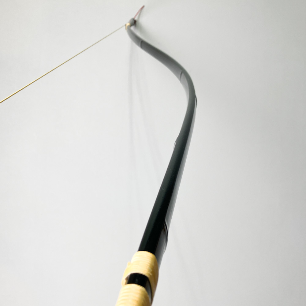 二寸伸　10.8kg　横山黎明作 花押　黒塗竹弓