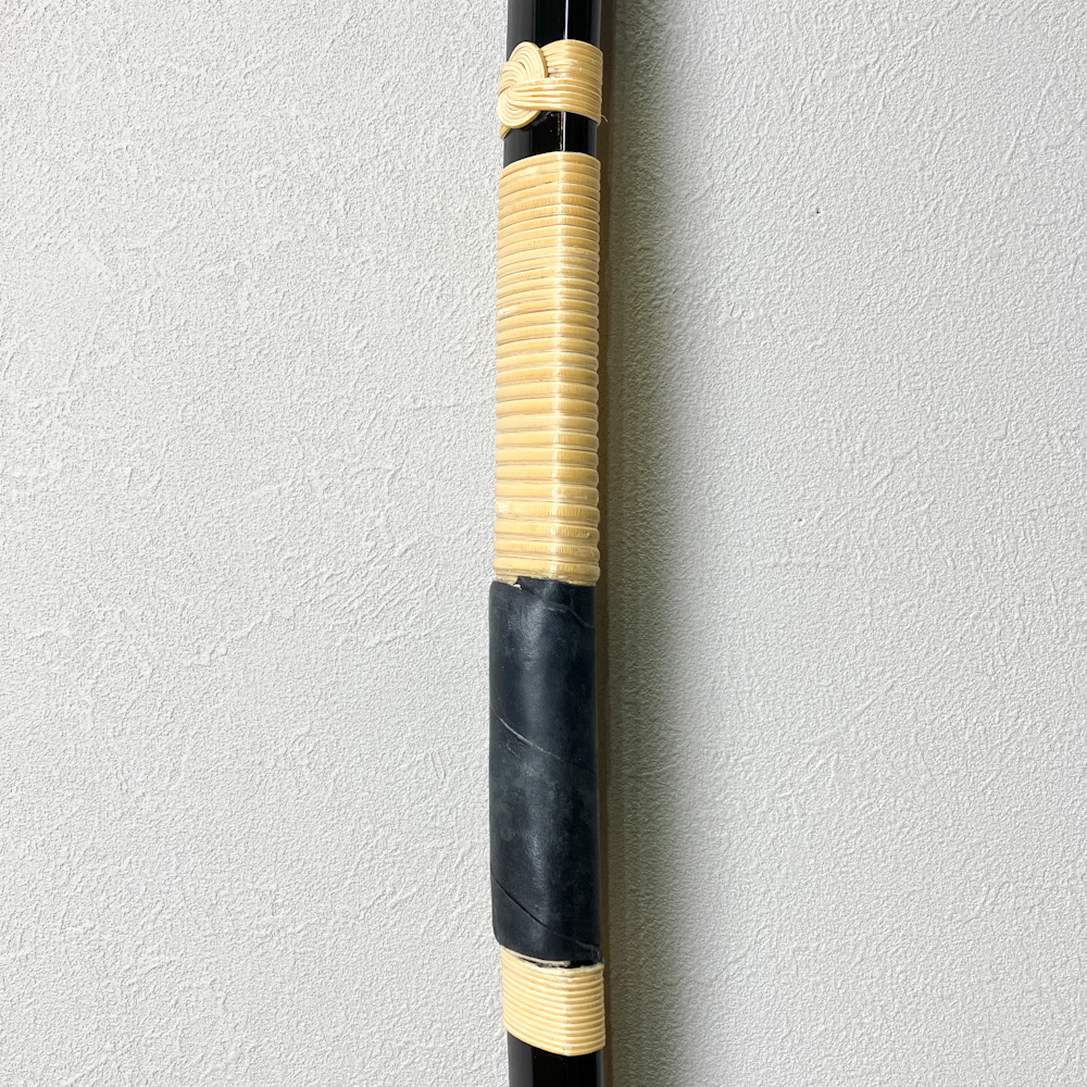 二寸伸　10.8kg　横山黎明作 花押　黒塗竹弓