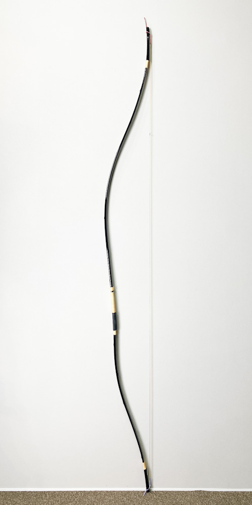 二寸伸　10.8kg　横山黎明作 花押　黒塗竹弓