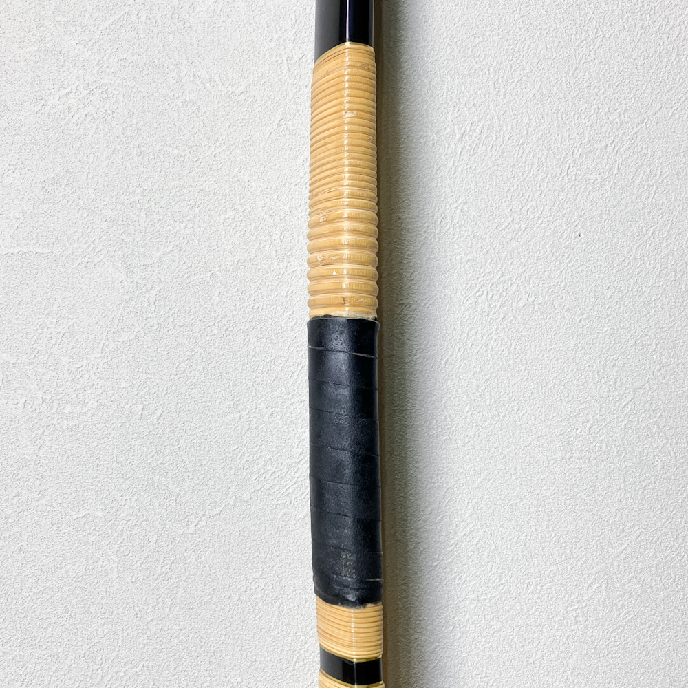 二寸伸　13.0kg　無銘　黒塗弓（相位弓）